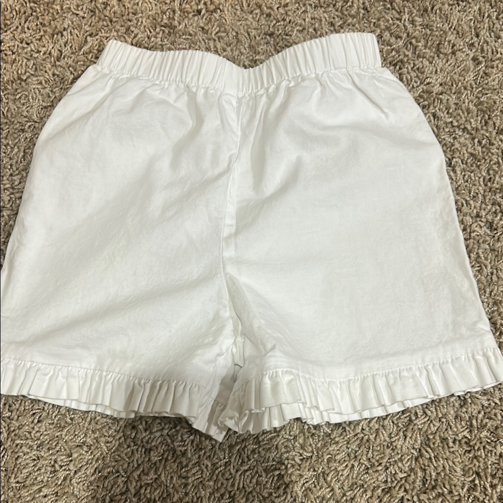 Pink Patterned Top and White Shorts Set size 5 - Picture 6 of 8